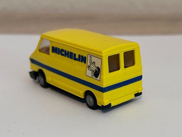 Praliné Modellini d'auto: Praliné Fiat 242 Kasten "Michelin" – Usato da Goldach venduto da Manyro55 3