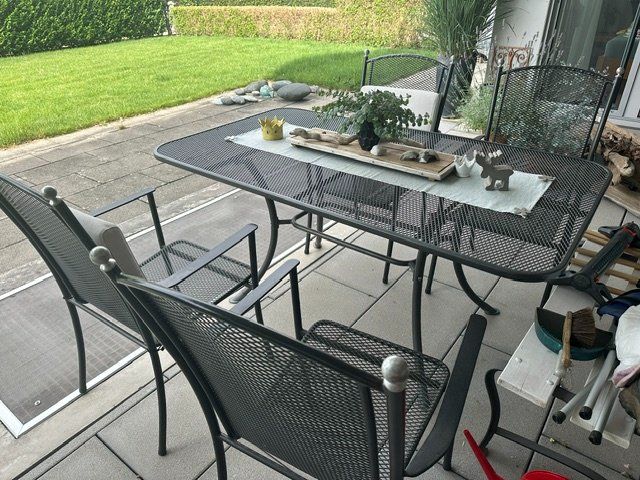 Set di tavolo e panche: Gartentisch Streckmetall inkl. Stühle – Usato da Pfäffikon zh venduto da sambalina