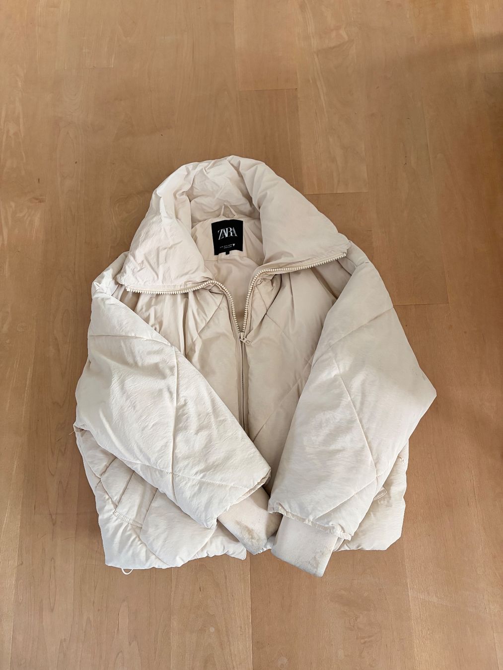 Zara Jacken: Zara Winter-Pufferjacke - Grösse S – Gebraucht aus Jonen von f_abiiiennee
