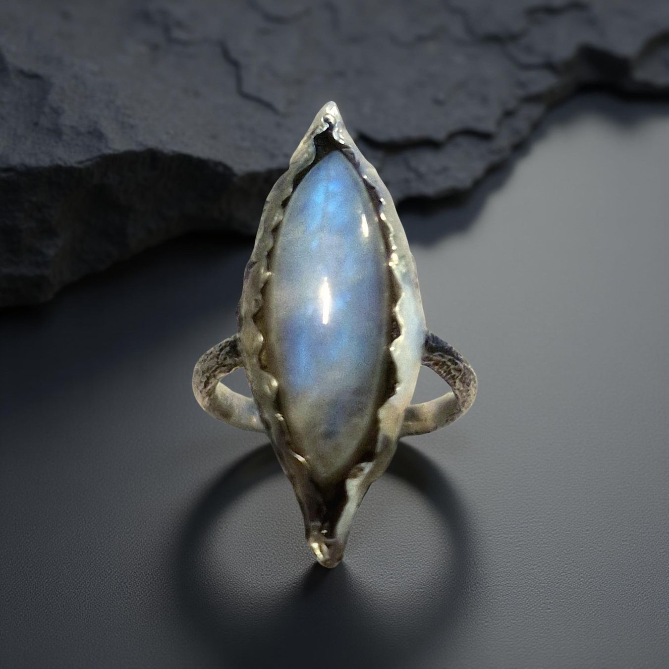 Anelli: Statementring Silber & weisser Labradorit, Gr. 58 – Nuovo e nell'imballaggio originale da Aarau venduto da Schmuckhoehle_MD 7