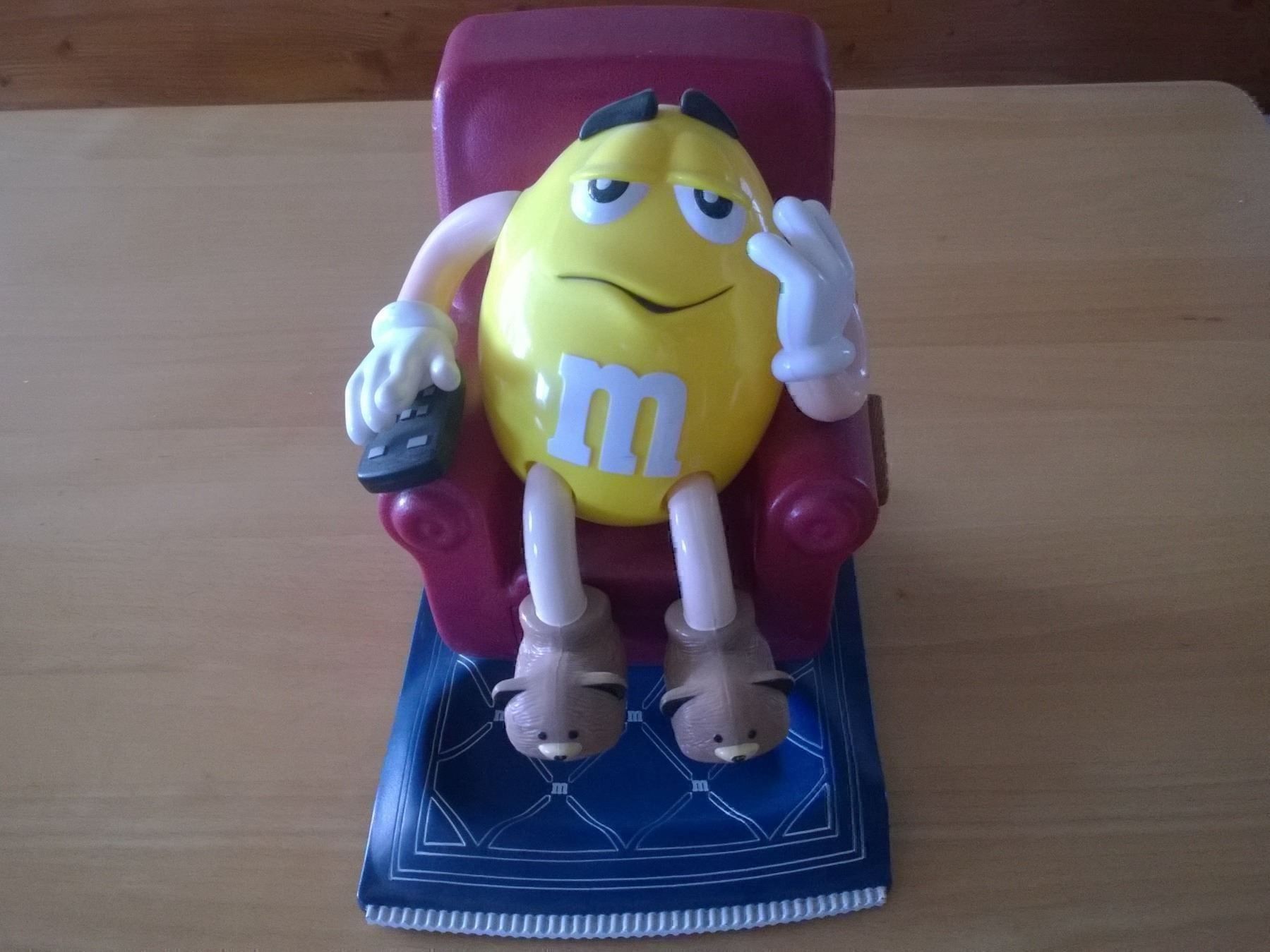 Statuette: M&M FERNSEH SESSEL – Nuovo (secondo la descrizione) da OBERSTETTEN venduto da simba0810
