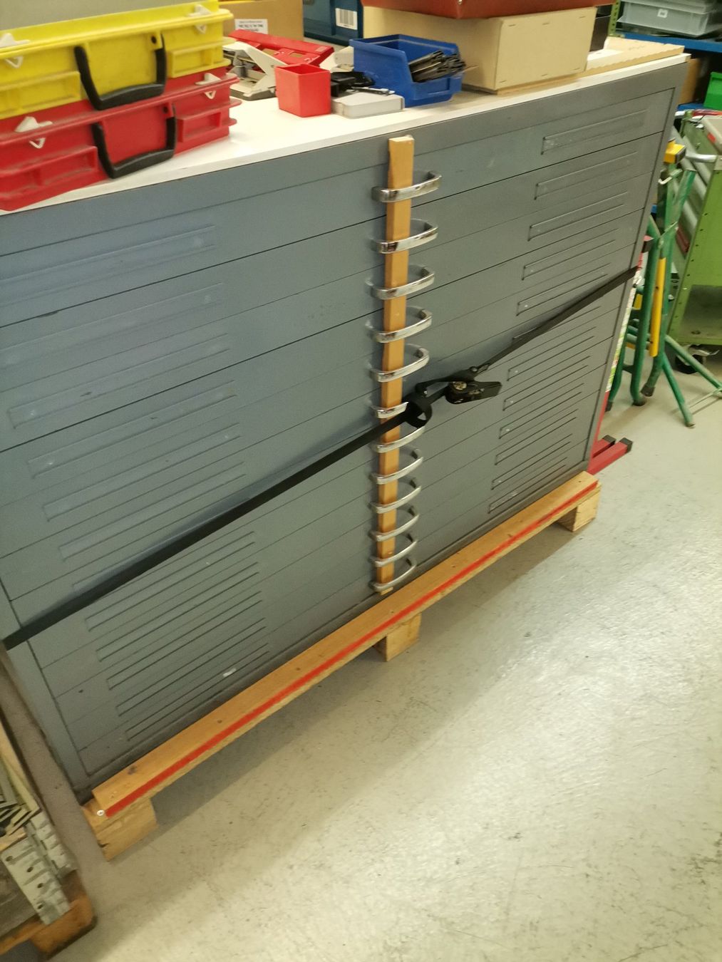 Armoires: PLANSCHRANK A0, Platzwunder, besser als LISTA – D'occasion à Kleindöttingen par Katze99 7