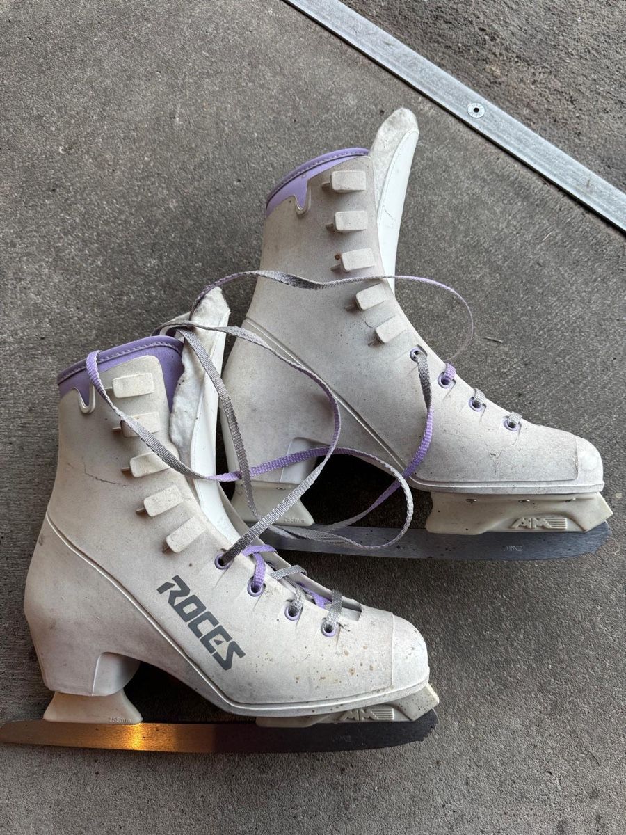 Pattini da ghiaccio: Schlittschuhe Micron und Roces gebraucht – Usato da Horgen venduto da MASTA 2