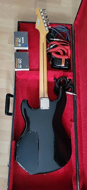 Strumenti musicali: Roland GR700 mit Gitarre – Usato da Bellach venduto da Kebjeer