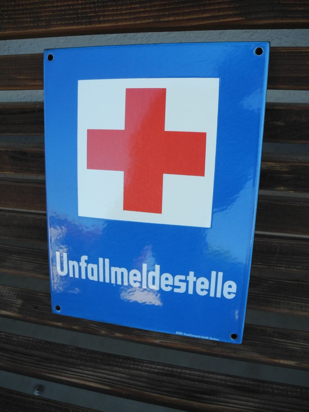 Insegne: EMAILLESCHILD UNFALLMELDESTELLE – Usato da Reinach AG venduto da Huckleberrysix 1