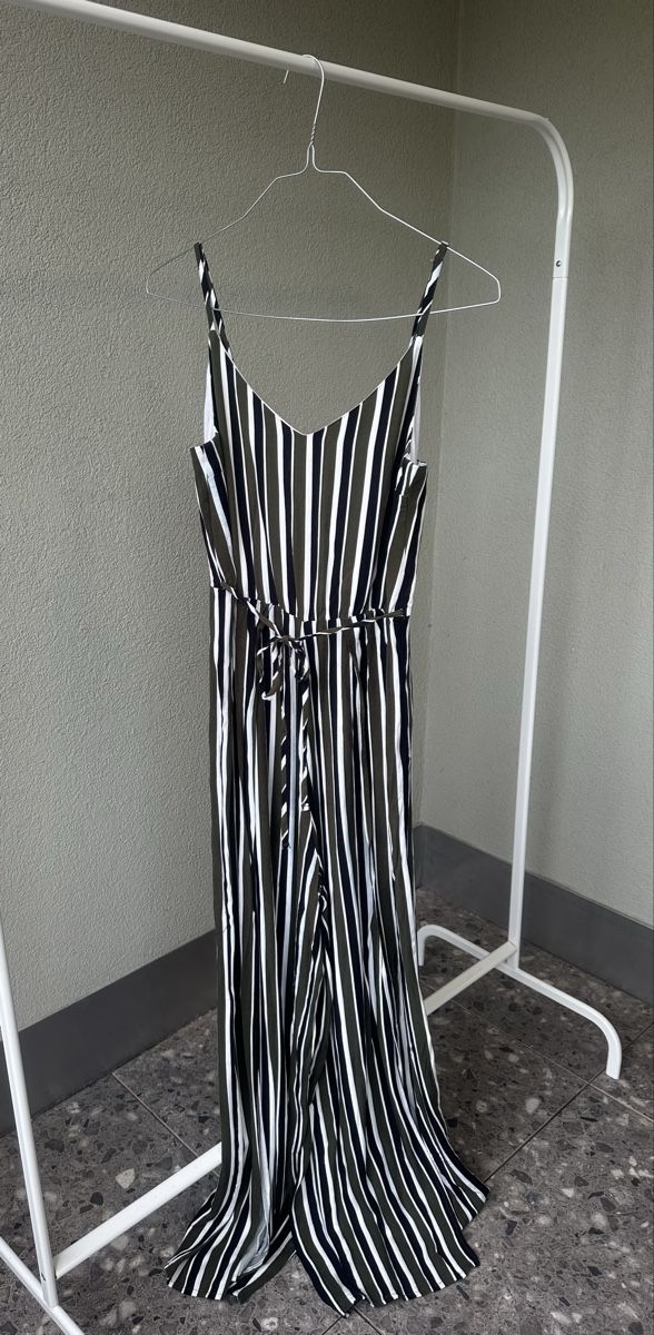 Tops: Schöner Body – Neu (gemäss Beschreibung) aus Volketswil von hal_65hj
