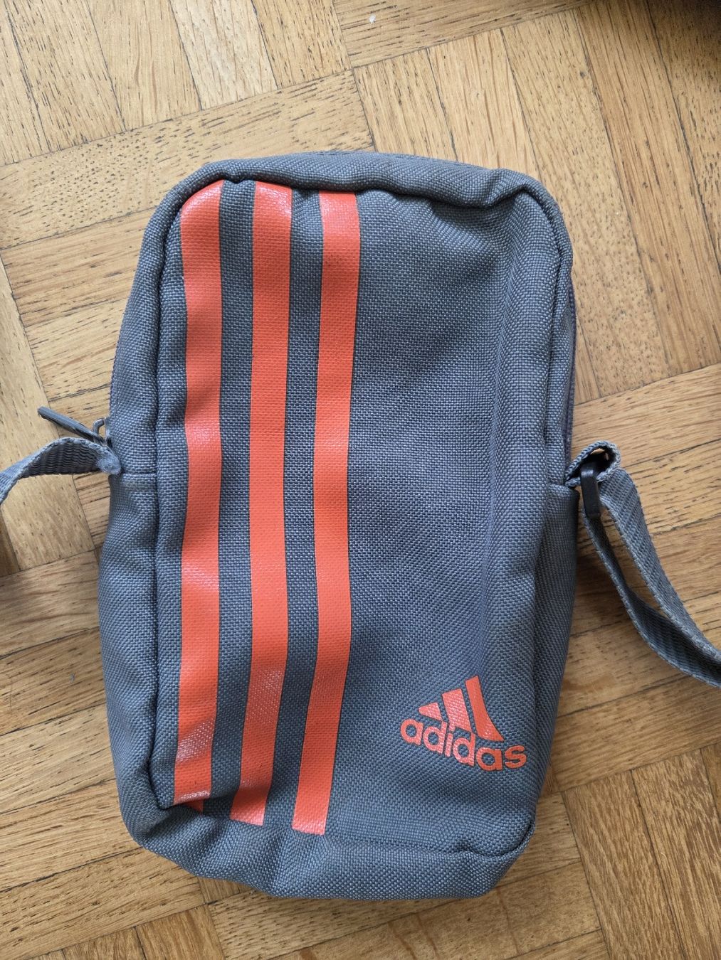 Adidas Borse: Adidas Kleinetasche – Usato da Aarau venduto da crissta