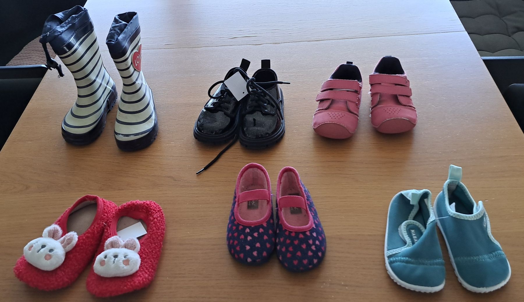 Schuhe für Mädchen: Lot chaussures taille 22 fille – Gebraucht aus Farvagny-le-Petit von Unepetolette
