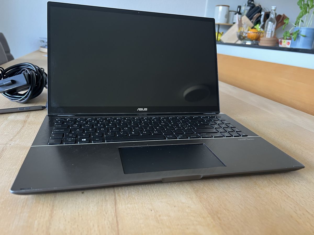 Asus Notebook: ASUS Zenbook UX563F Convertible mit 2. Display – Usato da Rickenbach ZH venduto da flavio.carnuccio 1