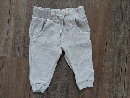 Hose beige Grösse 74, C&A
