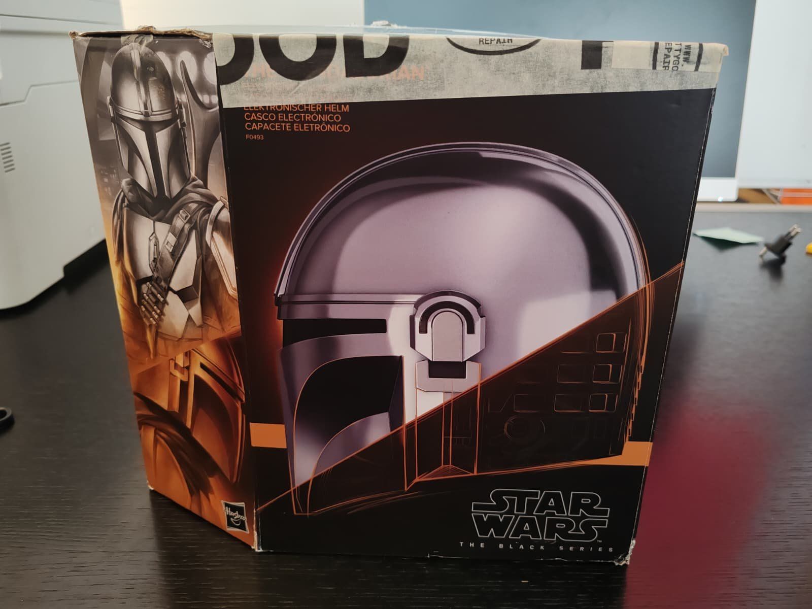 Uniformi & Effetti personali: Hasbro Star Wars Black Series Mandalorian Helm – Nuovo (secondo la descrizione) da Bern venduto da PrettyGood 7