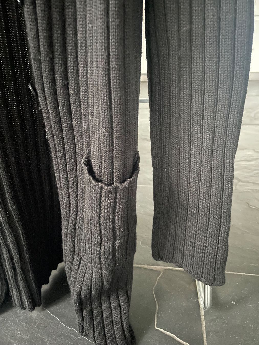 Giacche: Schwarze Strickjacke Grösse S -50 % Wolle – Usato da Coldrerio venduto da Theres2004 2