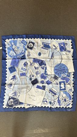 Foulard Cartier Paris soie motif villes 65x67cm