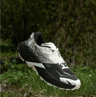 Hoka Speedgoat 7