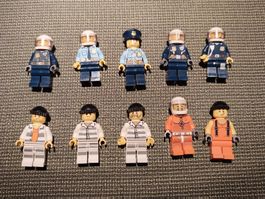 Set 10 Lego Figuren (Polizisten und Banditen)