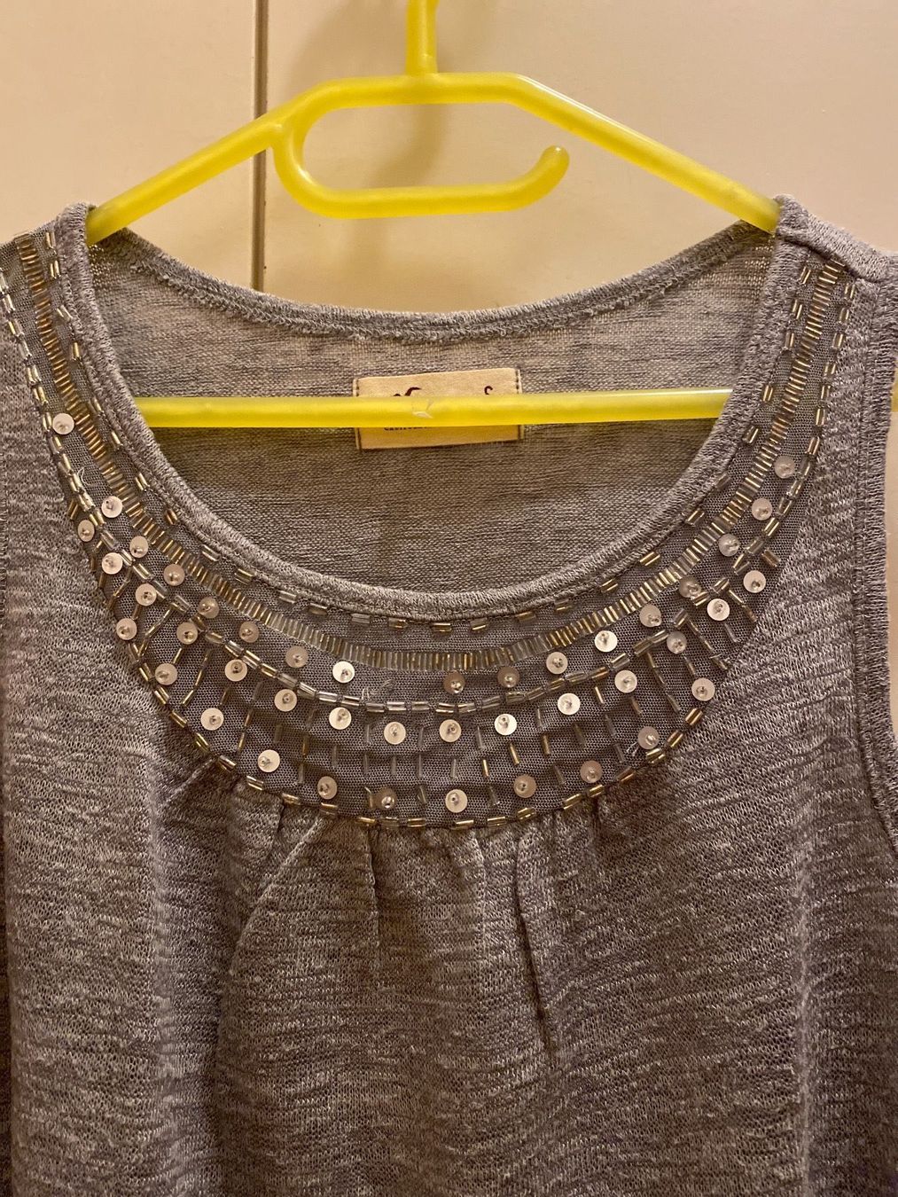 Hollister T-shirt: T-shirt HOLLISTER – Usato da Meyrin venduto da The_Top_Dressing 1