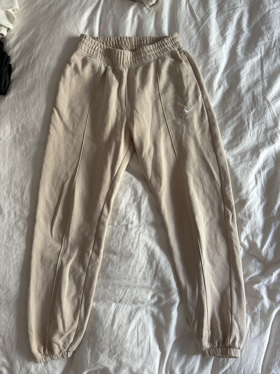 Nike Pantaloni: Nike training – Usato da Crans-Montana venduto da Jano_brn