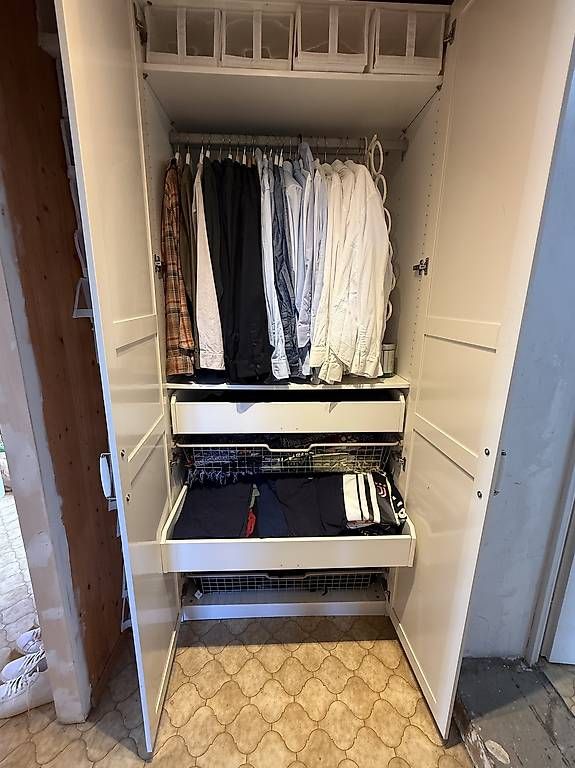 Armadi: Armoire h 240 – Usato da Epalinges venduto da jdg_w9fy