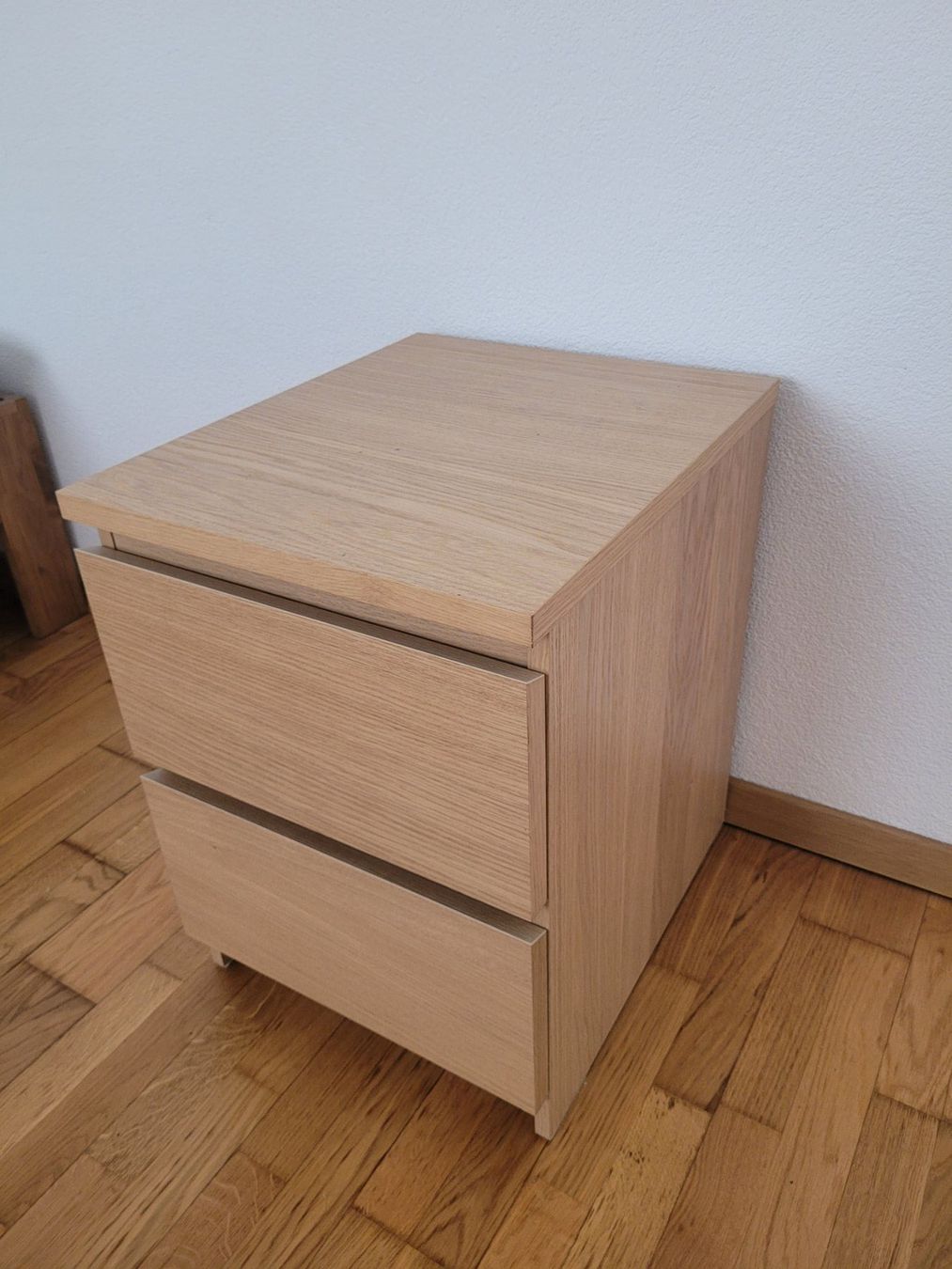 Tables de nuit: Table de chevet – D'occasion à Fribourg par chi_c2by