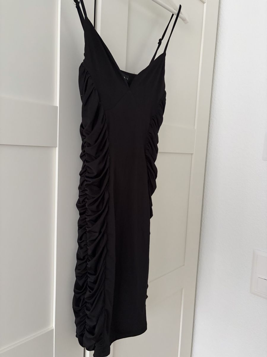 Vestiti: Kleid schwarz Grösse S – Usato da Sevelen venduto da Ch_2026_1 1