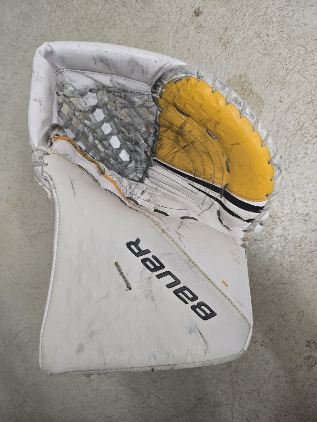 Bauer Altri accessori da uomo: Gebrauchter Eishockey Fanghandschuh - Bauer – Usato da Zumikon venduto da raphaels199 1