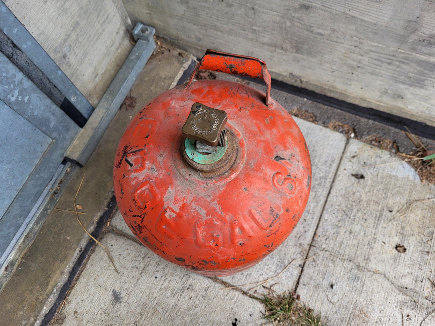 Campingaz Apparecchiature e tecnologia a gas: Gasflasche Druckbehälter – Usato da Weissbad venduto da Milan041 1