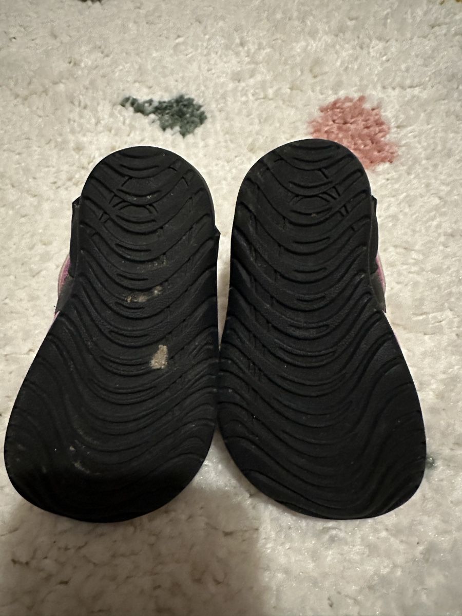 Nike Scarpe per ragazze: Sandalen Nike  Grösse 19.5 – Usato da Zürich venduto da Essences 1