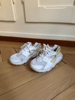 NIKE Huarache Sneaker weiss 35