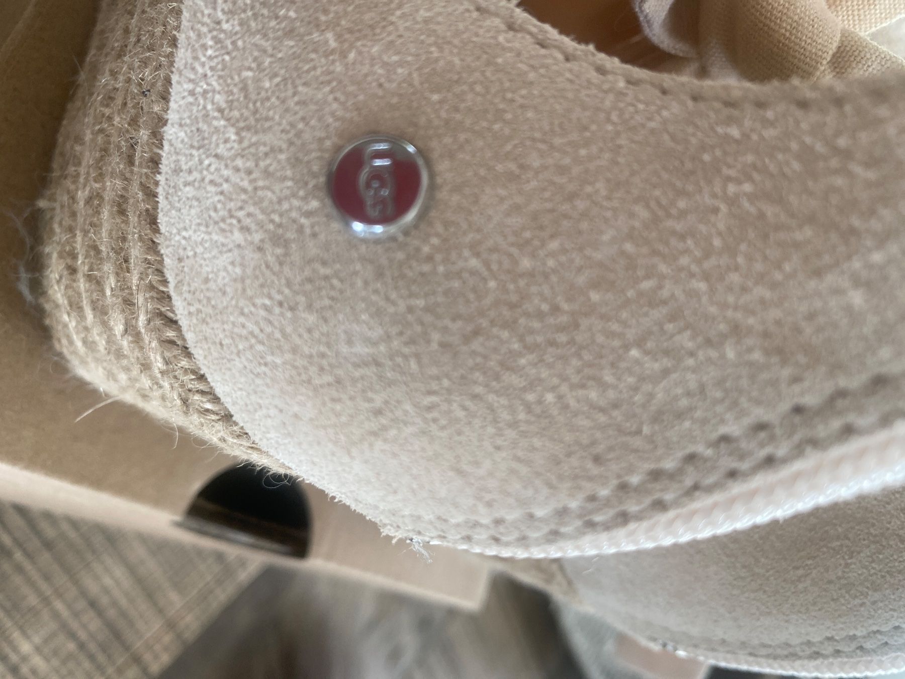 Scarpe da donna: Herzige Sandaletten von UGG – Usato da Sachseln venduto da Guguiseli 3
