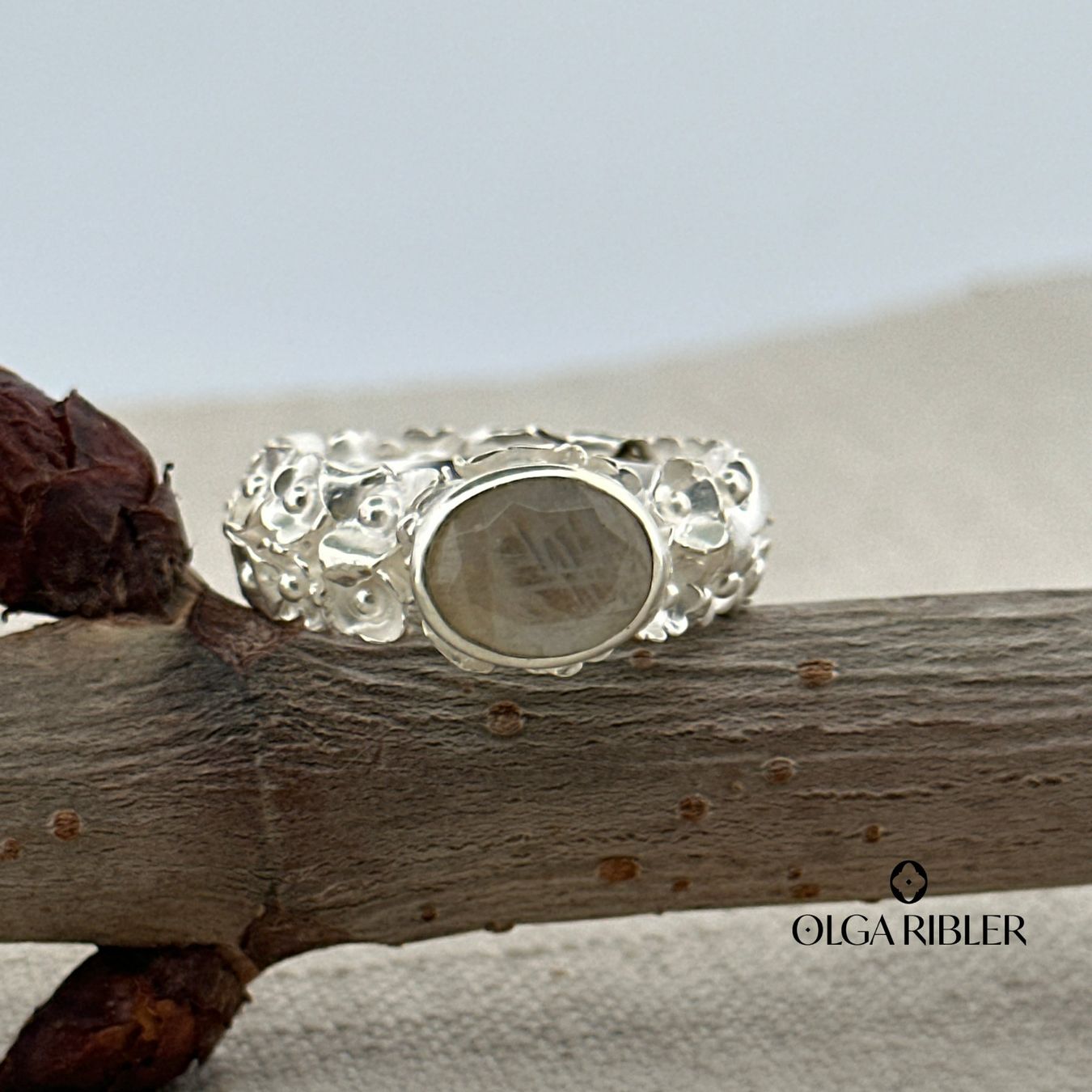 Olga Ribler Bagues: Silber Ring 925 mit Mondstein Grösse 60 – Neuf (Voir description) à Luzern par Schmuckoutlet 3