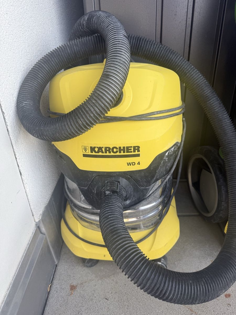 Kärcher Aspirateurs & Accessoires: kardcher WD4 hoover – D'occasion à Genolier par fan_6jww 1