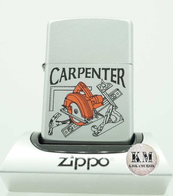 ZIPPO® AT WORK SERIE CARPENTER PRINT 2001 UNGEZÜNDET Kaufen