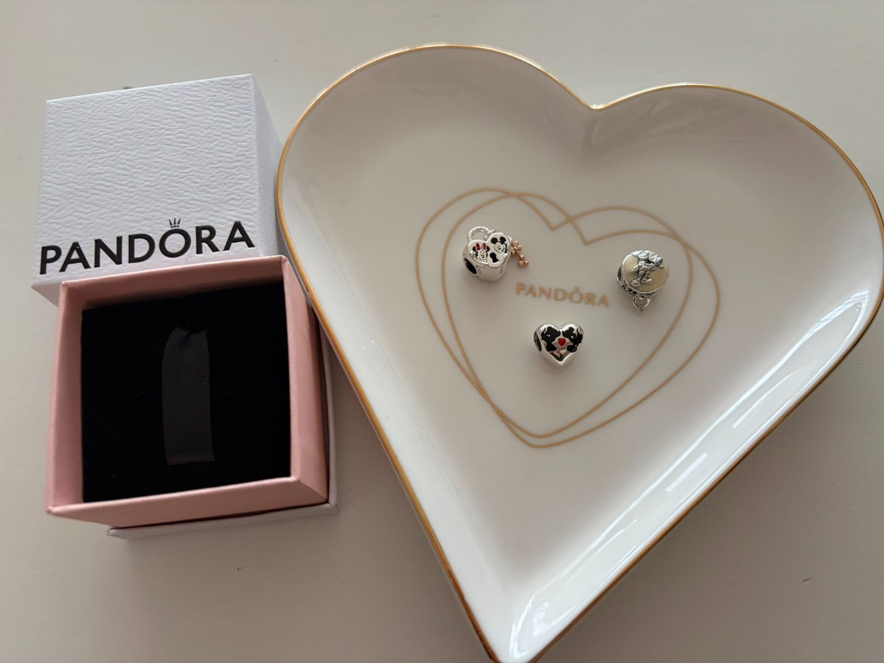 Pandora Ciondoli: Pandora Charms - Disney / Mickey Mouse / Minnie Mouse – Nuovo (secondo la descrizione) da Othmarsingen venduto da Pandabaerchen