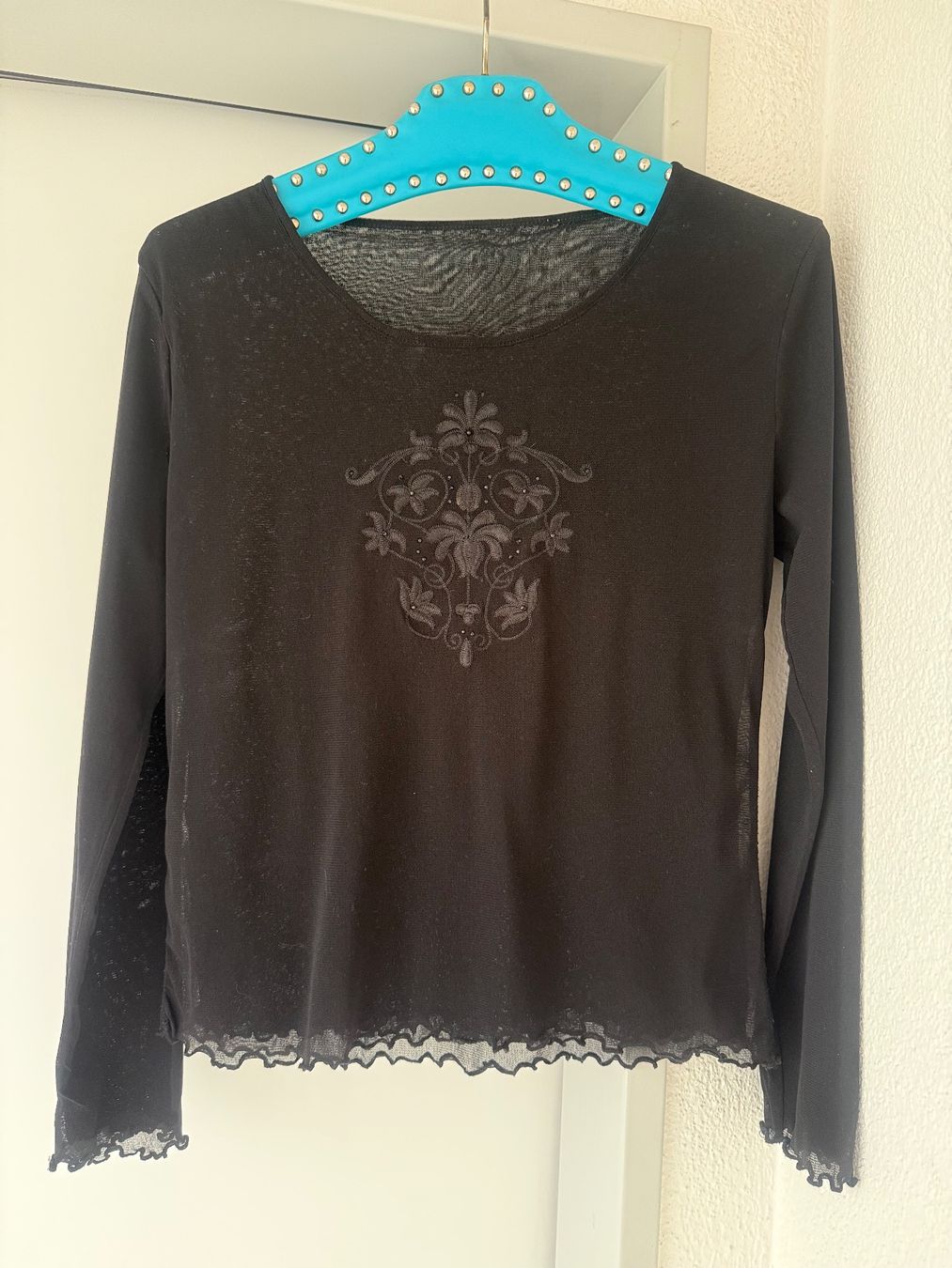 T-shirt: langärmeliges T-Shirt – Usato da Buchrain venduto da nat_pl5p