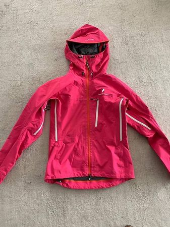 Peak Performance Regenjacke in Pink