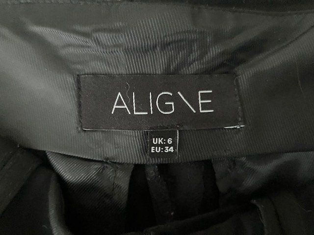 Pantaloni: Pantalon noir élégant, taille 34- Style impeccable! – Usato da Marin-Epagnier venduto da rchouchouu 3
