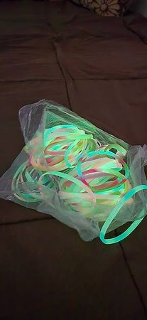 Armbändeli Leuchtbändeli Neon Schmuck Handgelenk ca. 70 St.