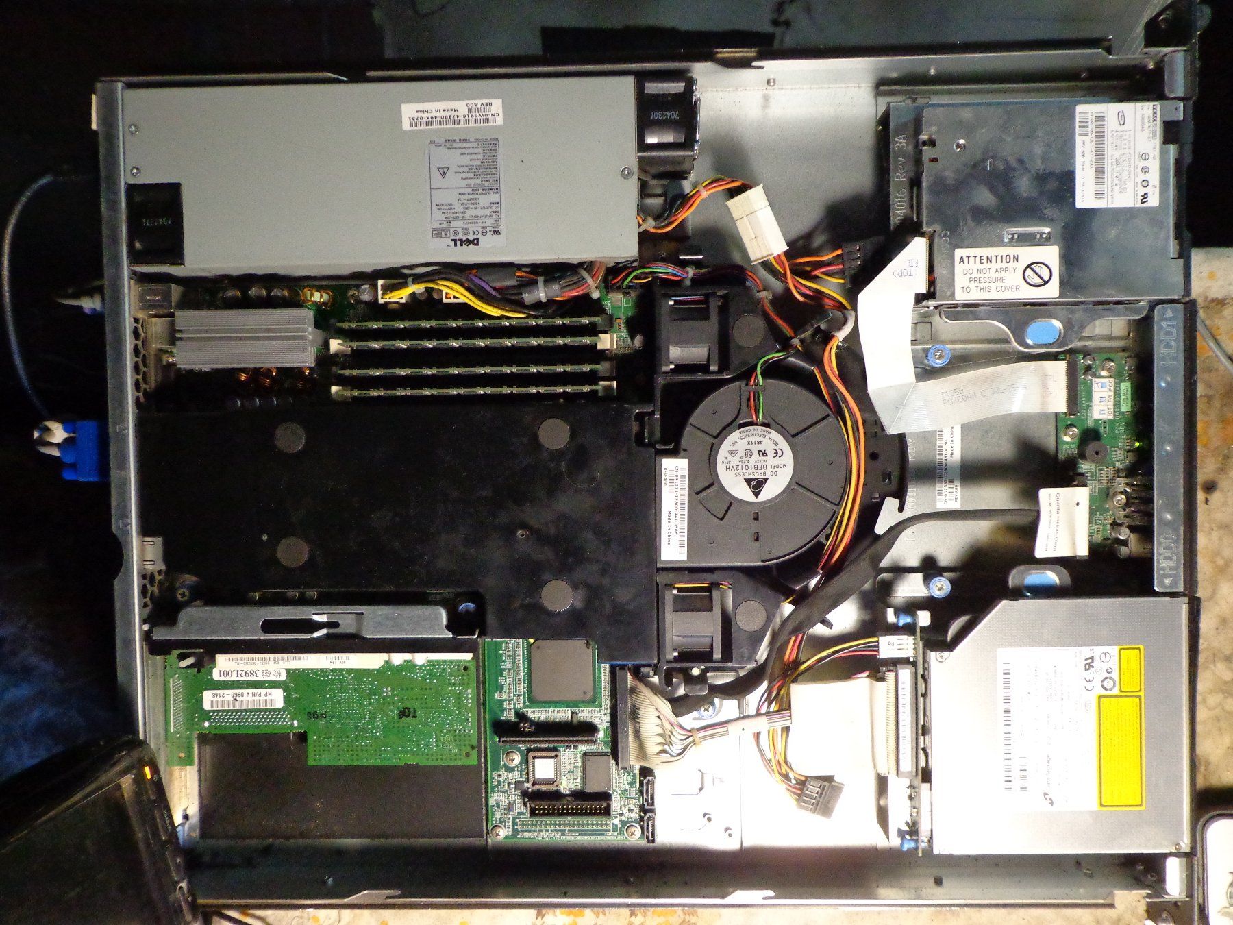 Dell Serveurs: Dell PowerEdge 750 Industrial PC – D'occasion à Ligornetto par Faffarel 4