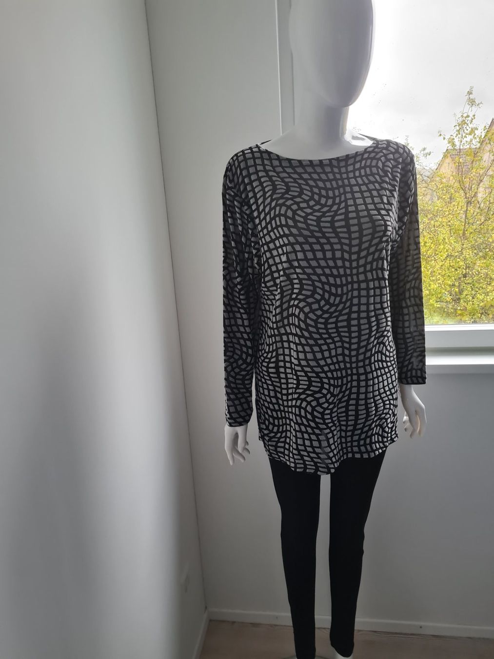 Pullover & Sweatshirts: Shirt – Gebraucht aus Schaffhausen von Catboot01 1