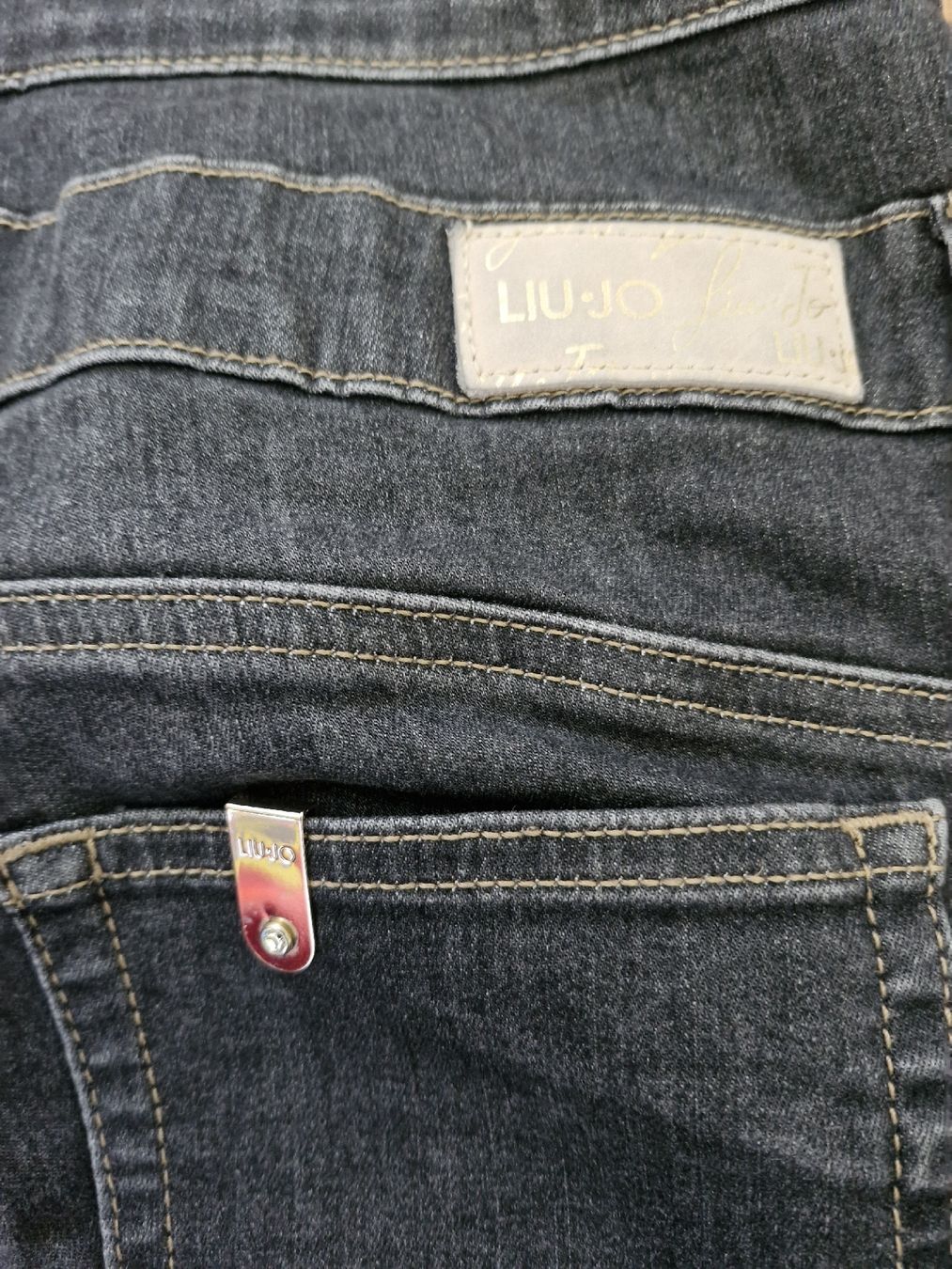 Liu Jo Jeans: jeans Liu Jo taille 40 – Nuovo (secondo la descrizione) da Cudrefin venduto da Jnini12 6