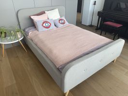 Bettgestell mit Matratze Stoff grau 140x200cm guter Zustand