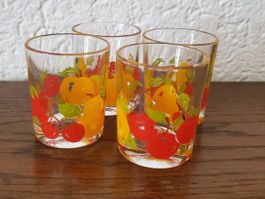 4 verres à liqueur décor fruits