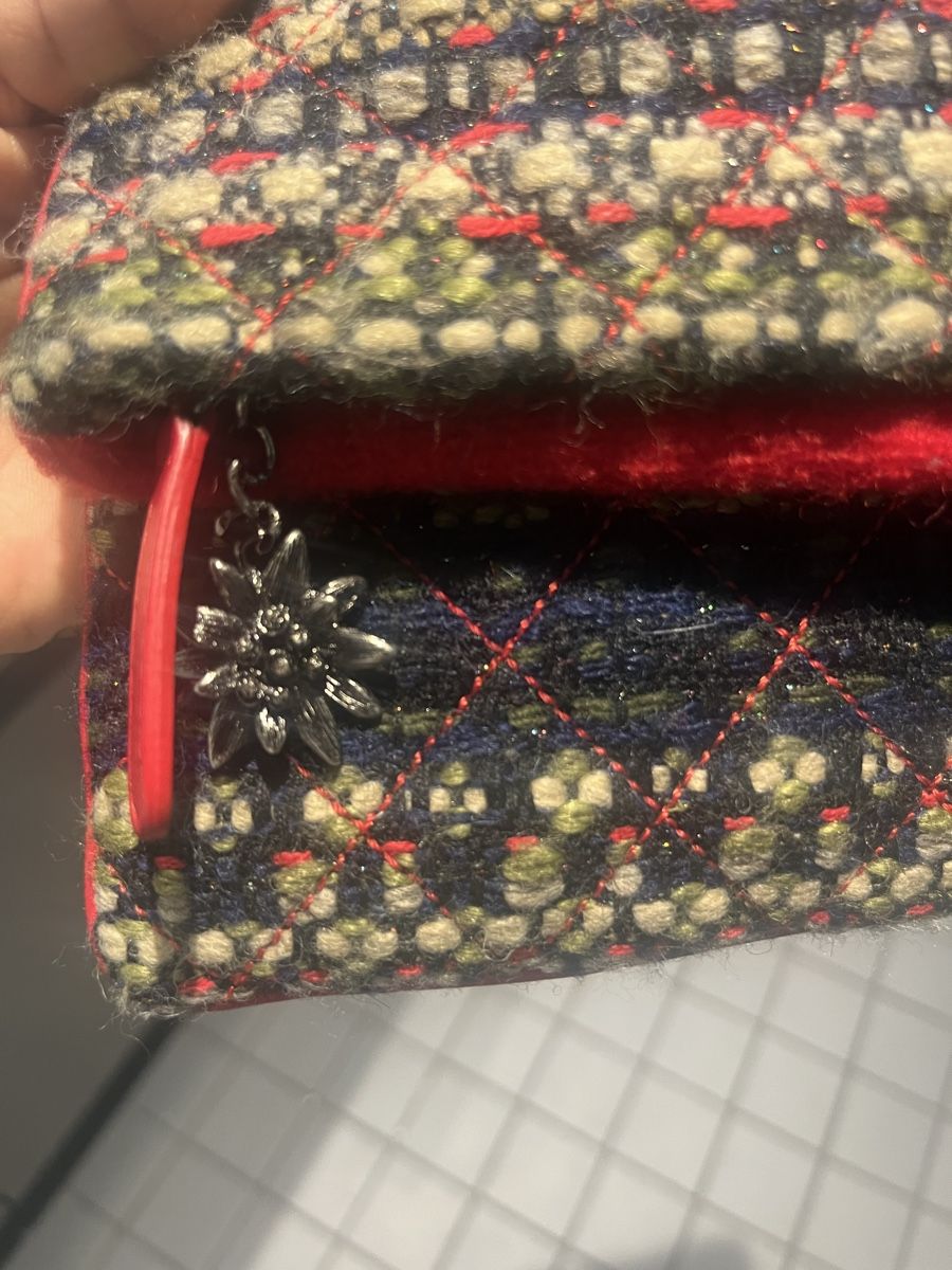Chanel Sacs femmes: Pochette Chanel en tweed – Neuf (Voir description) à Ebikon par loy_wjg6 9