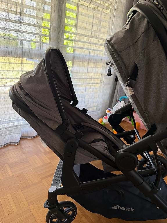 Hauck Kinderwagen: Hauk Zwillinge Kinderwagen – Gebraucht aus Oetwil am See von cla_tc86 2