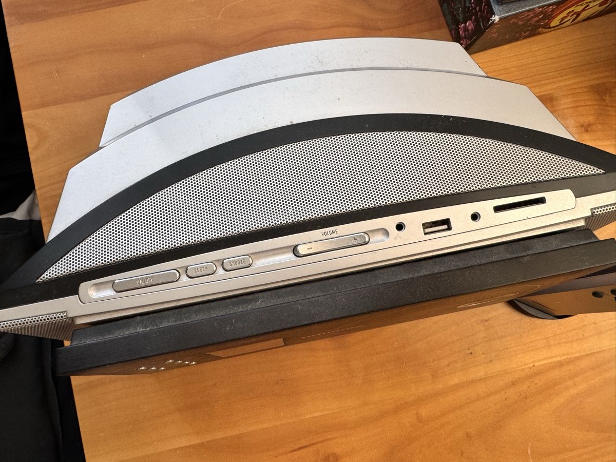 Grundig Radio: Music System, SUPER sound, stylish – Usato da Zürich venduto da kou_zyw6 1