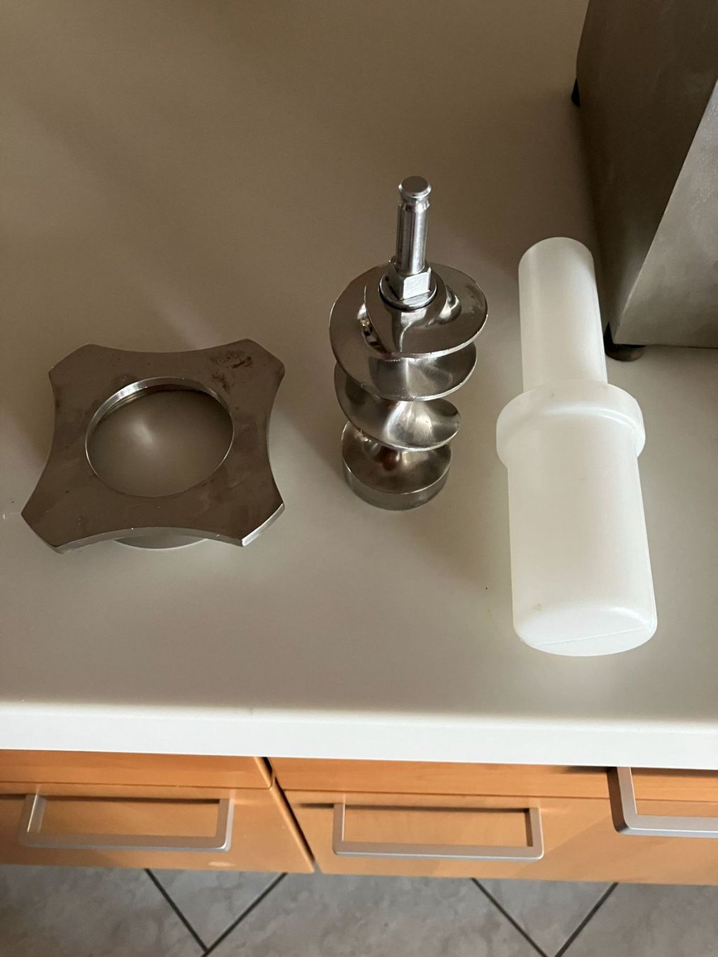 Elettrodomestici da cucina: Professioneller Fleischwolf RFW 150 – Usato da Seedorf BE venduto da Absolom 1