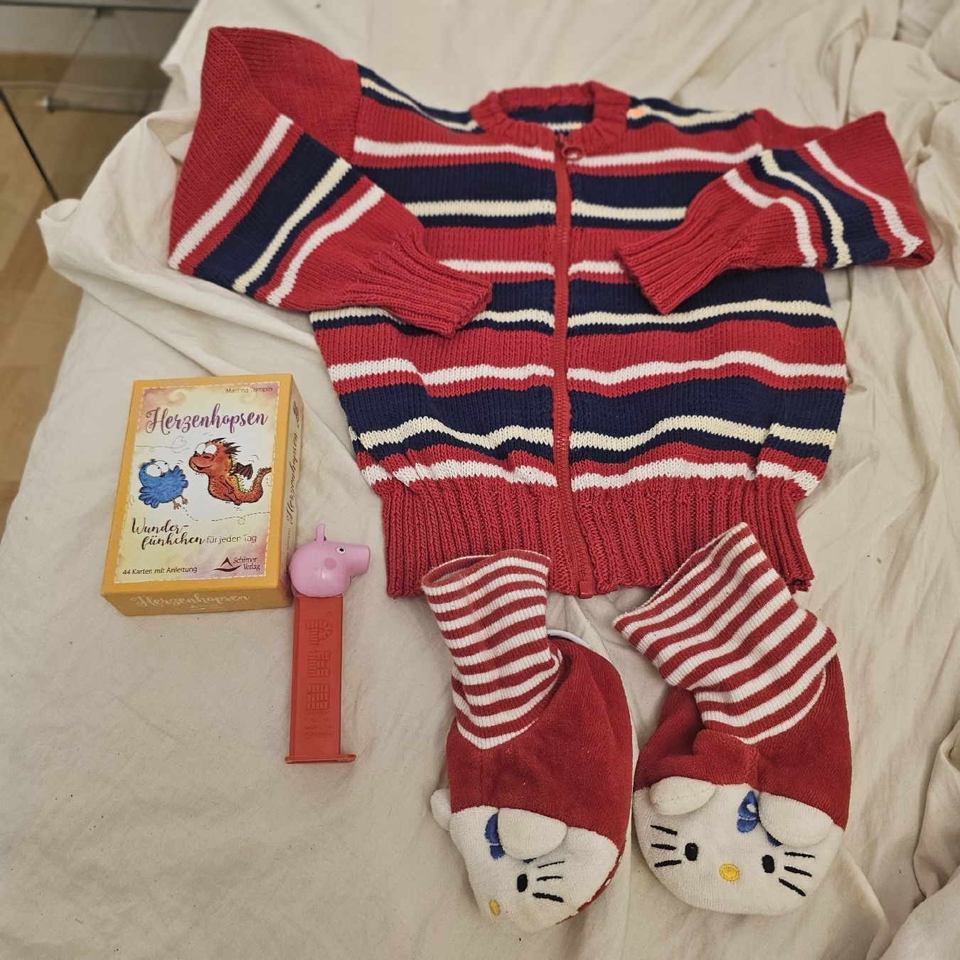 Lotti & Set di vestiti: Kinder kleiderpaket gratis abholen – Usato da wolfhalden venduto da 46464646