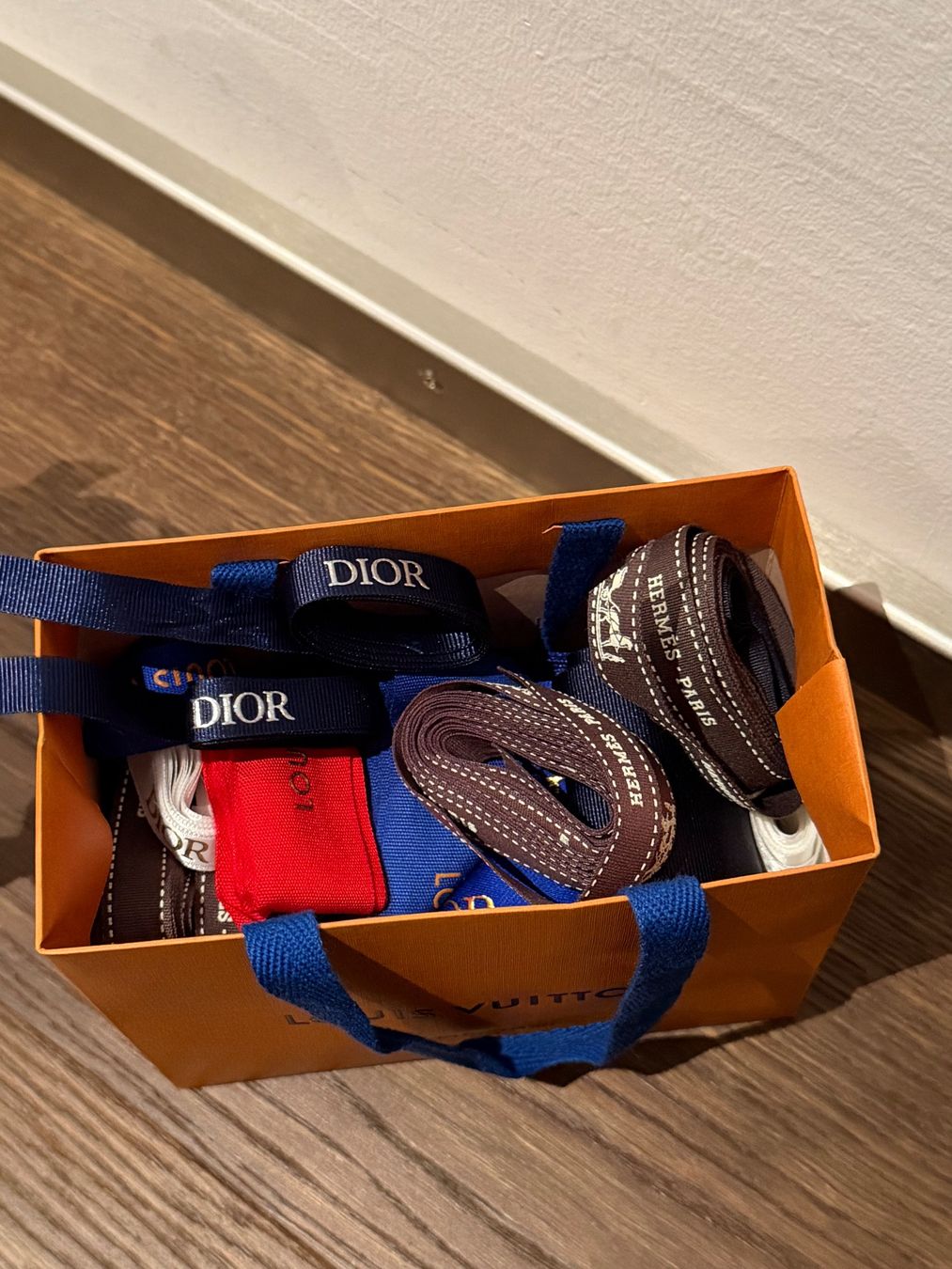 Dekobänder: Hermès Dior Louis Vuitton Bändel – Neu (gemäss Beschreibung) aus Münchenbuchsee von arouse.swiss 1