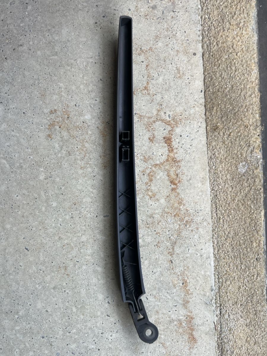 Seat Tutti pezzi di ricambio auto: Original SEAT Scheibenwischerarm 5P0 955 707 B – Usato da Grenchen venduto da baj_5hbw 3