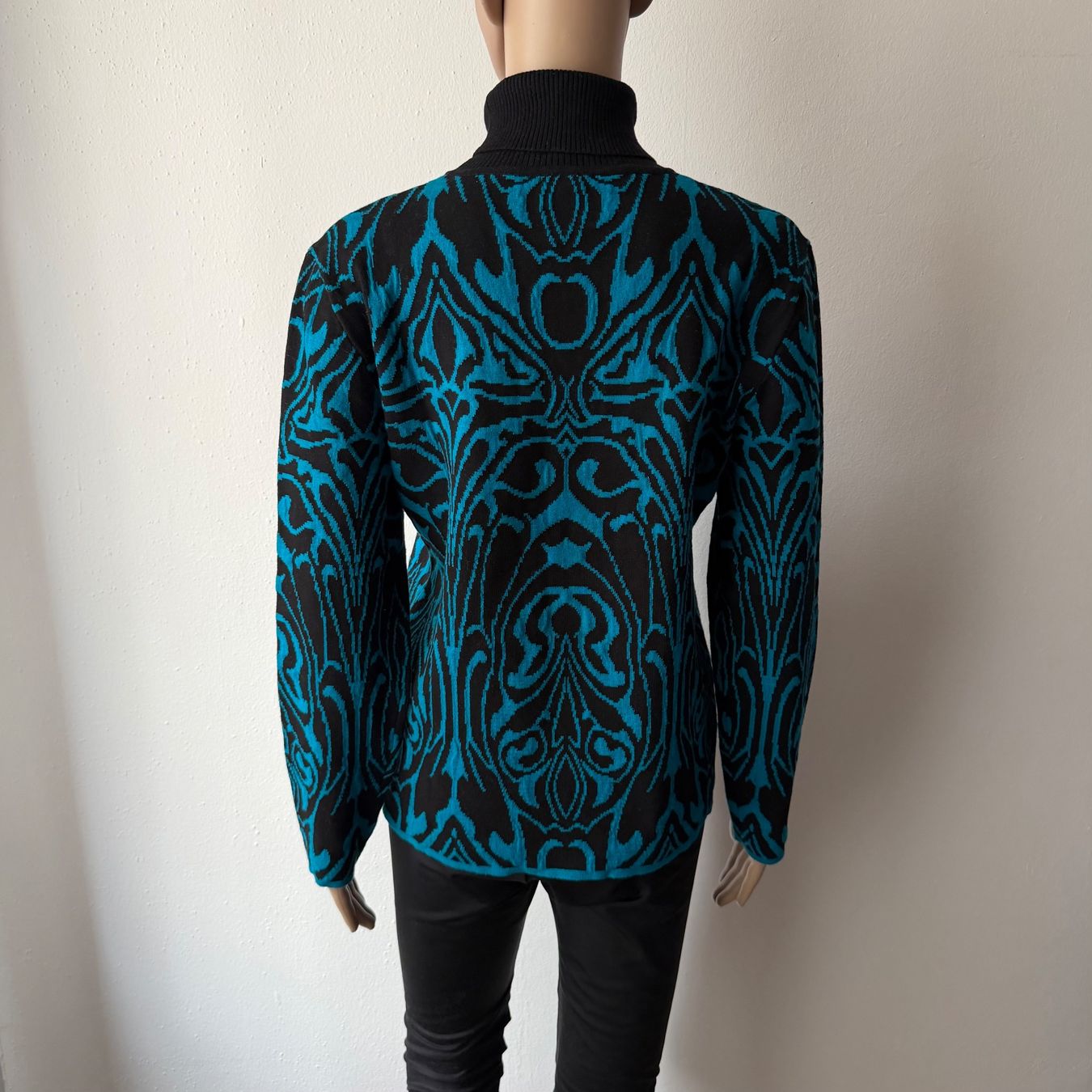Pullover & Sweatshirts: Rollkragenpullover, auffälliges Muster, Grösse M – Gebraucht aus Zürich von ClosetQueen 5